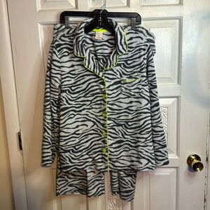 Sonoma Gray & White Zebra Tiger Stripe Fleece Pajama Set XL